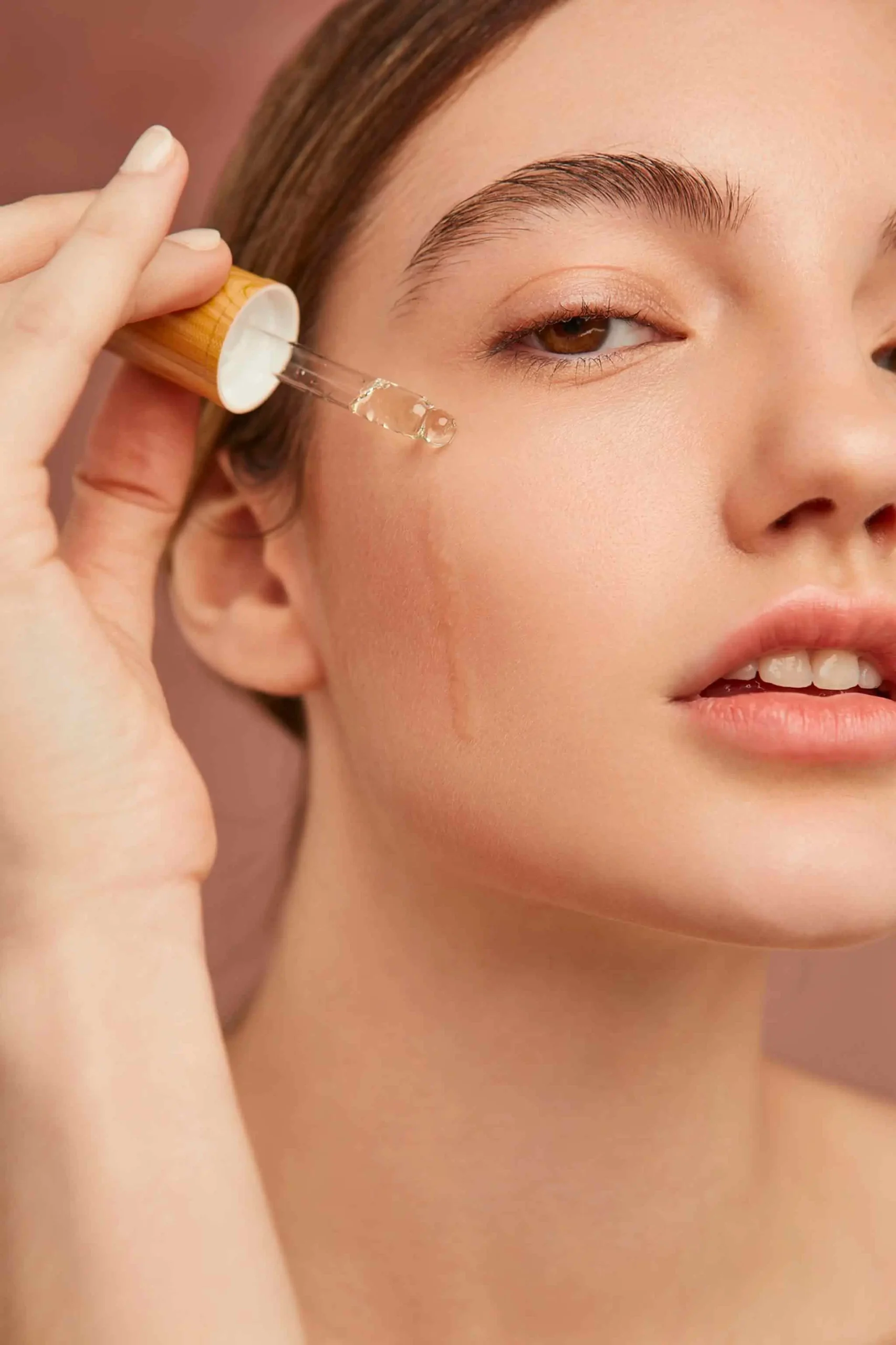 Glow renewal facial serum - Image 4